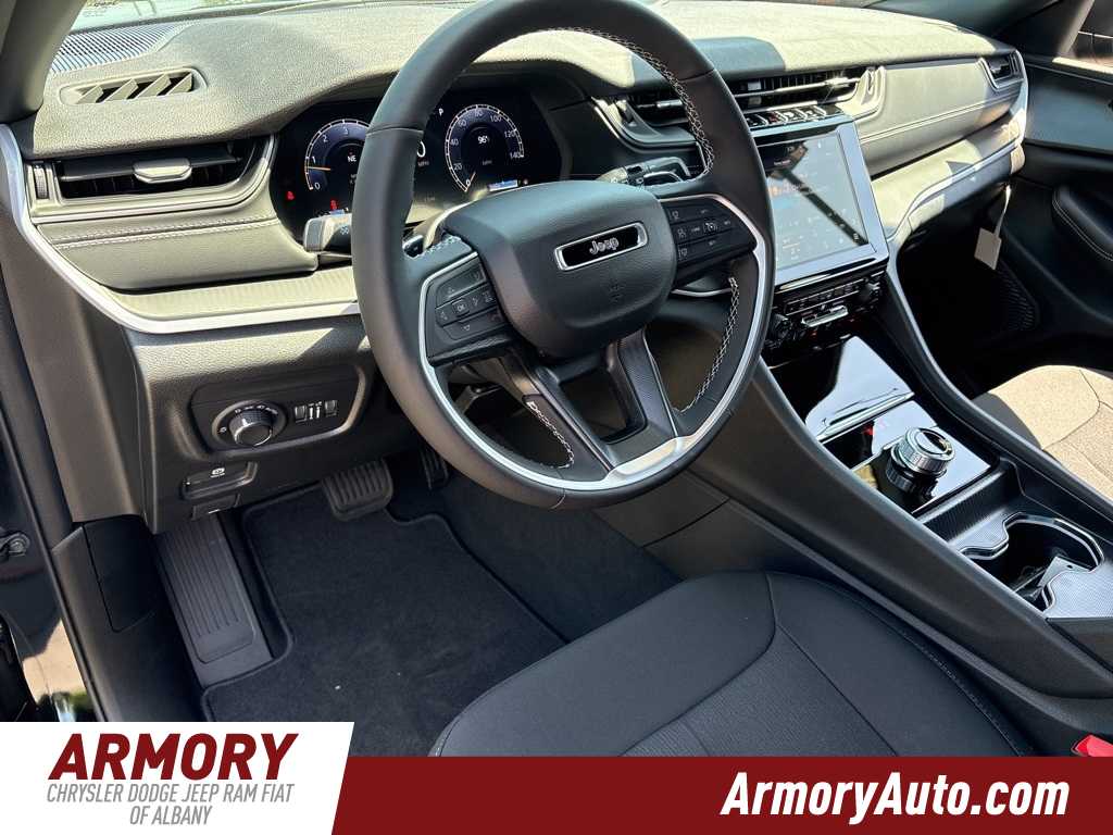 Thumbnail: 2025 Jeep Grand Cherokee - 9