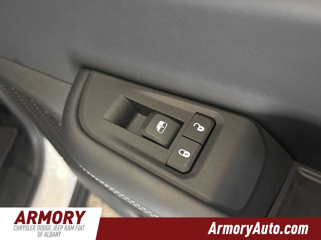 Thumbnail: 2025 Jeep Grand Cherokee - 31