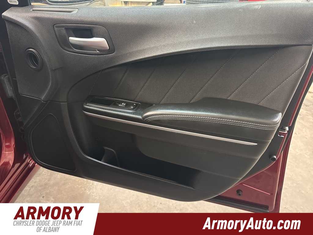 Thumbnail: 2017 Dodge Charger - 32