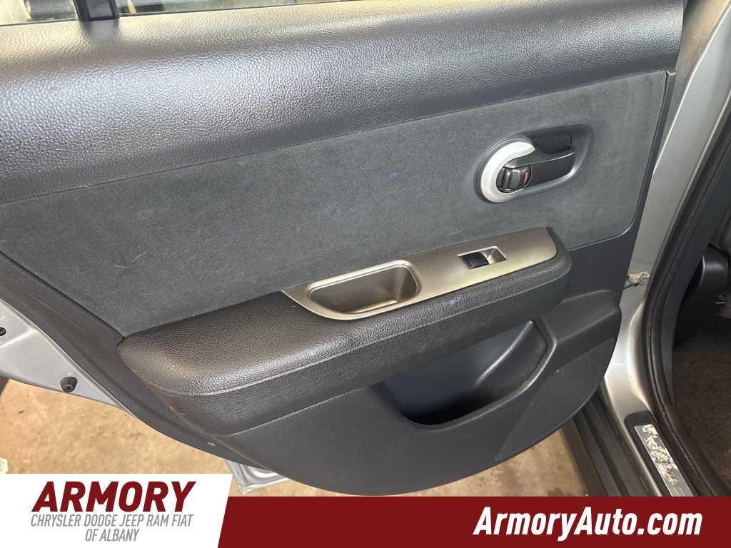 Thumbnail: 2011 Nissan Versa - 21