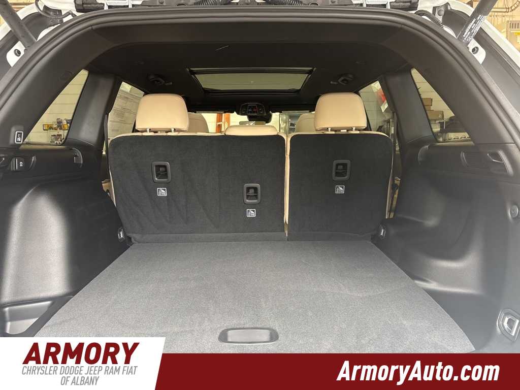 Thumbnail: 2025 Jeep Grand Cherokee - 23