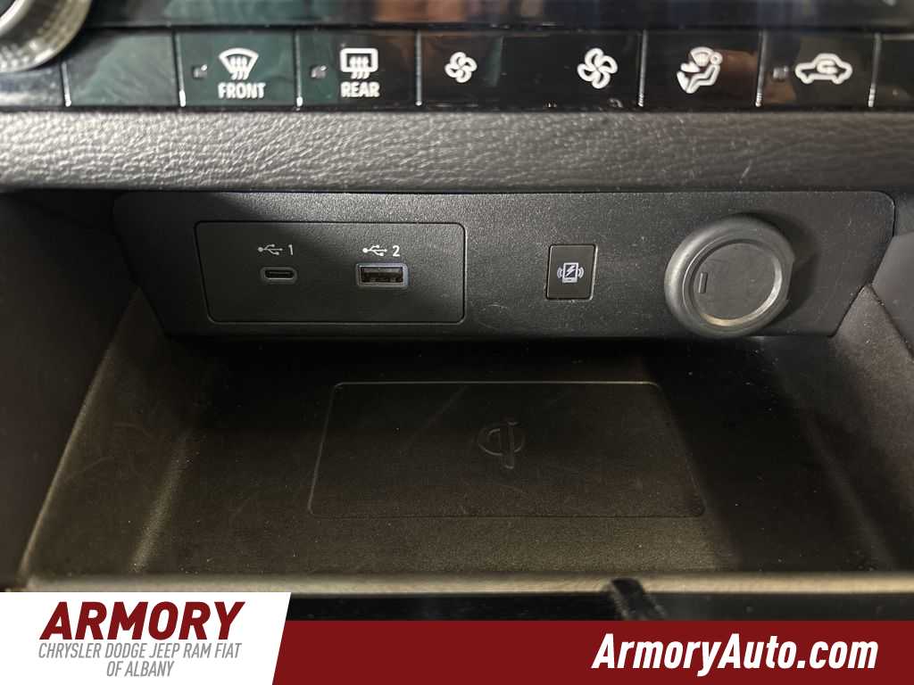 Thumbnail: 2024 Mitsubishi Outlander - 21
