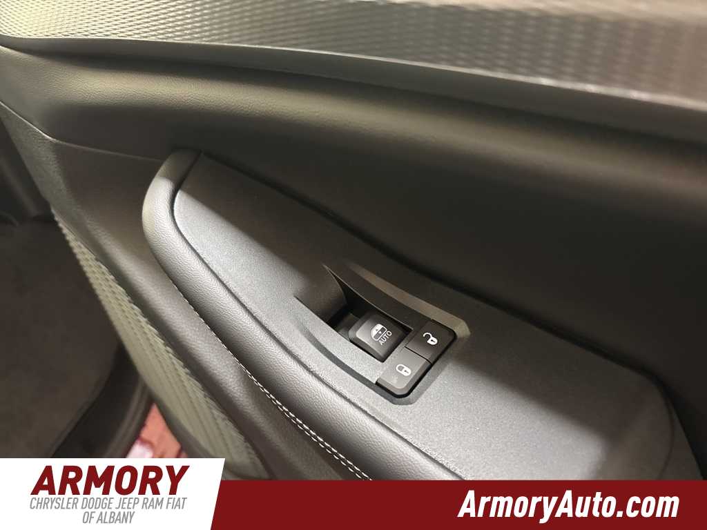 Thumbnail: 2025 Jeep Grand Cherokee - 34