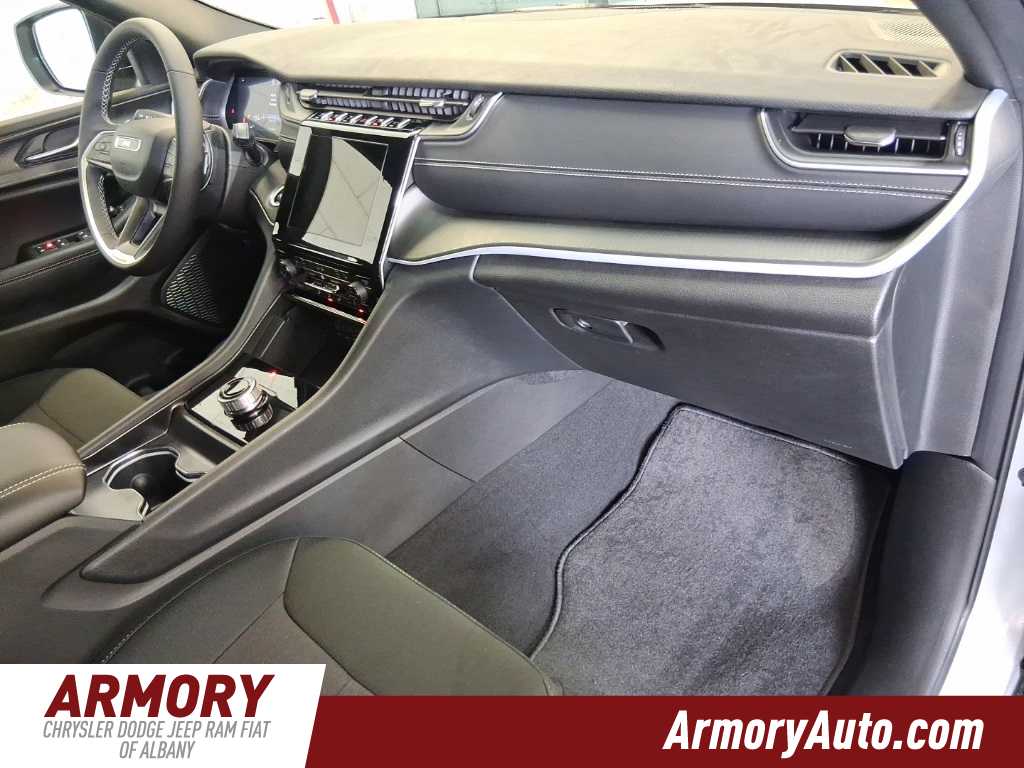 Thumbnail: 2025 Jeep Grand Cherokee - 40