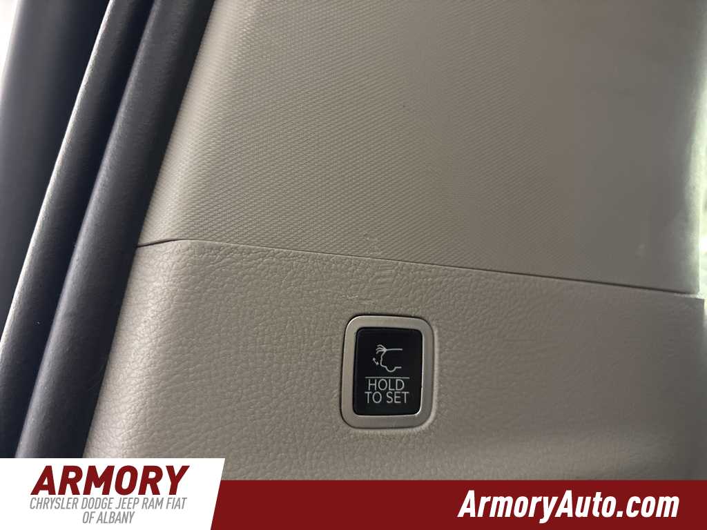 Thumbnail: 2024 Jeep Wagoneer - 32