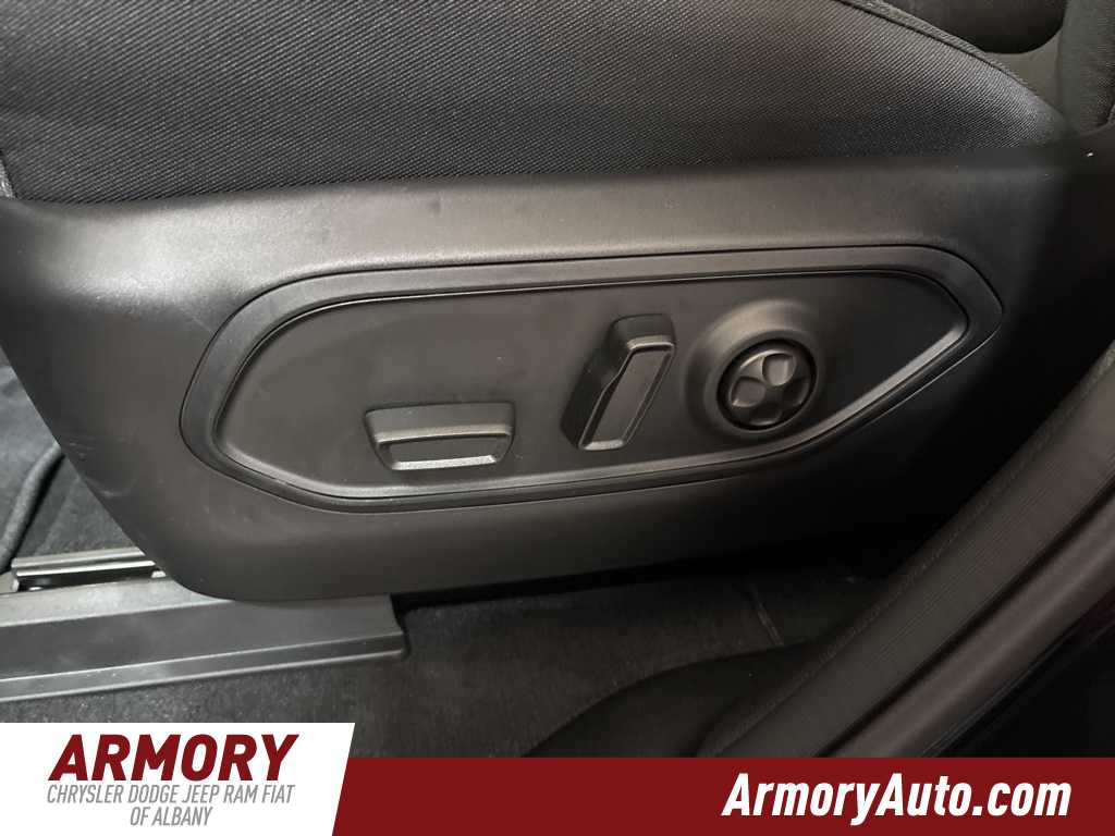 Thumbnail: 2025 Jeep Grand Cherokee - 12