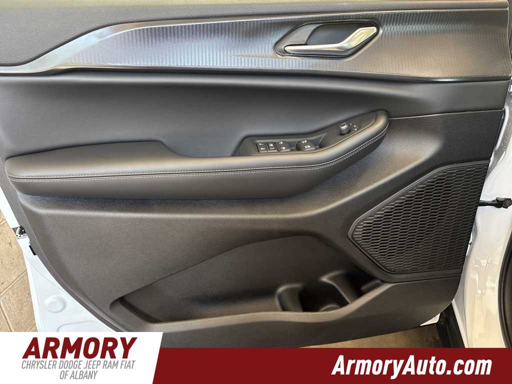 Thumbnail: 2025 Jeep Grand Cherokee L - 7