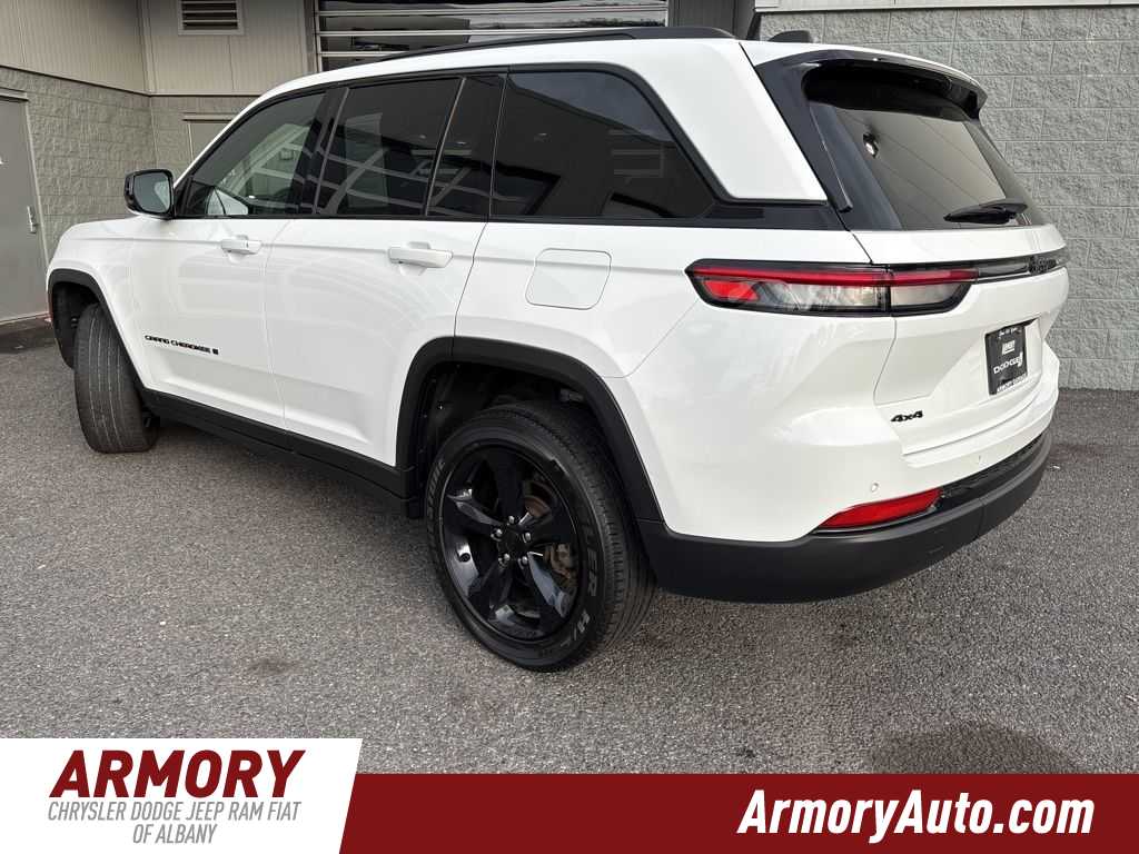 Thumbnail: 2023 Jeep Grand Cherokee - 6