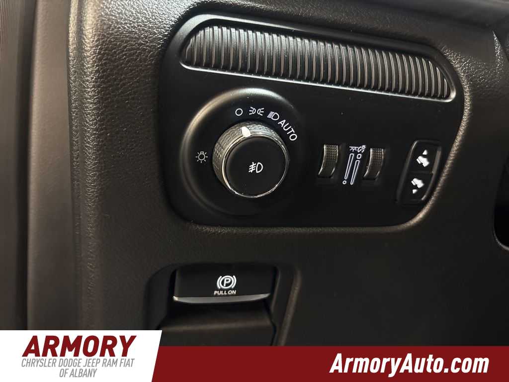 Thumbnail: 2024 Jeep Wagoneer - 12