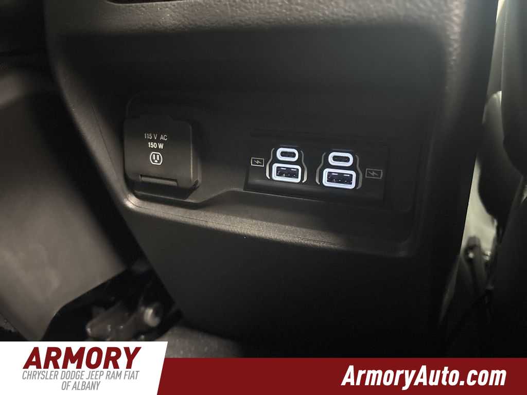 Thumbnail: 2025 Jeep Grand Cherokee - 34