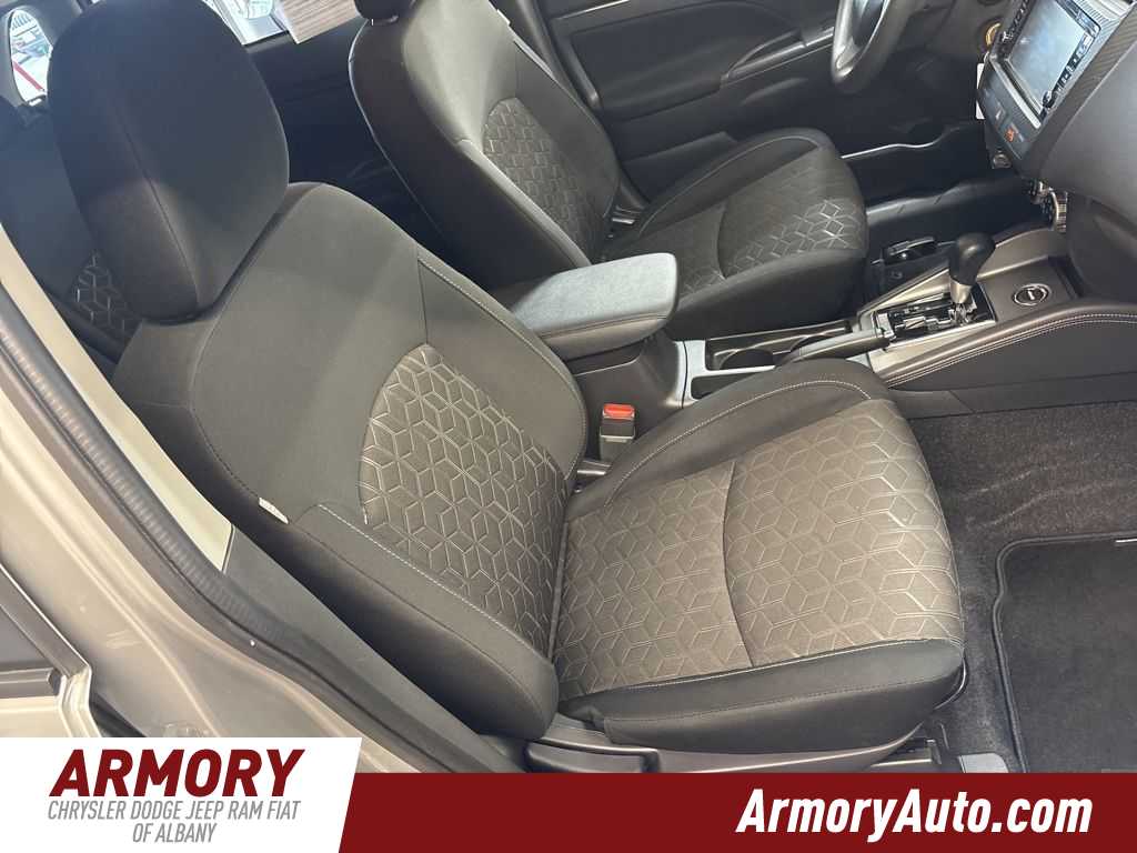 Thumbnail: 2024 Mitsubishi Outlander Sport - 35