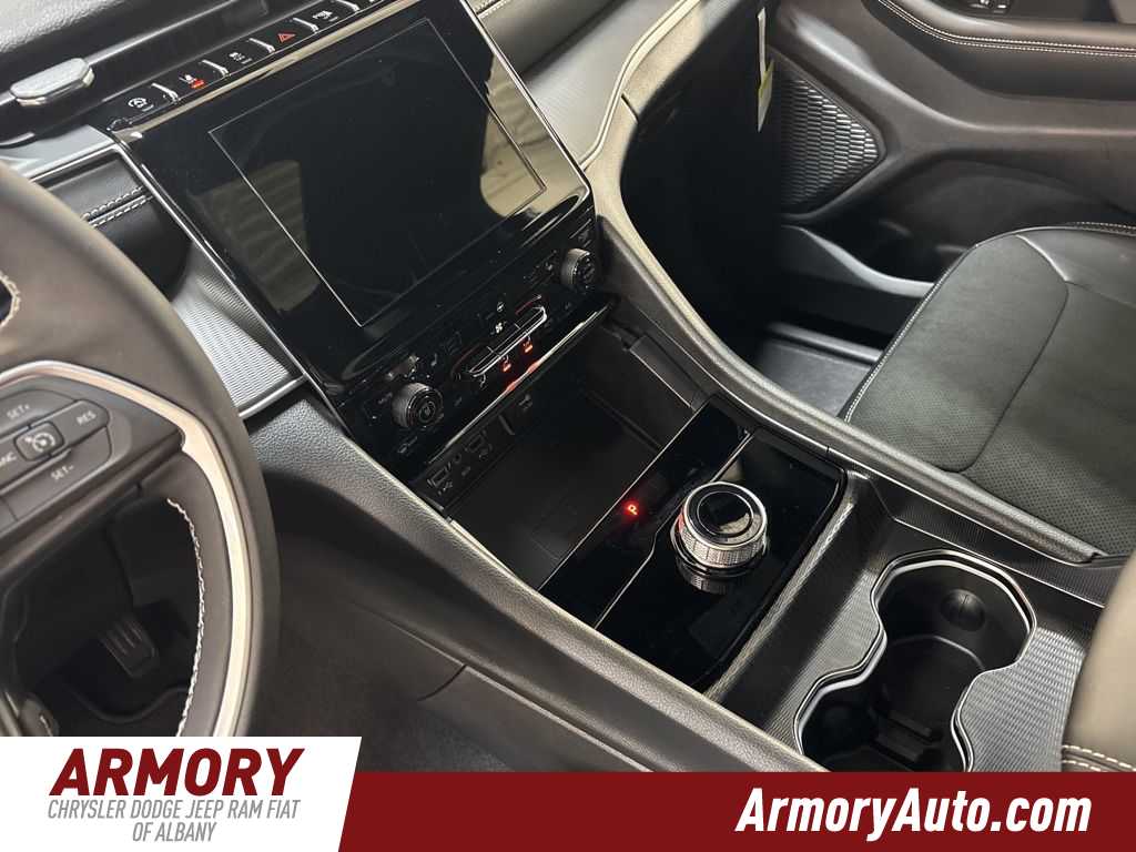 Thumbnail: 2025 Jeep Grand Cherokee L - 15