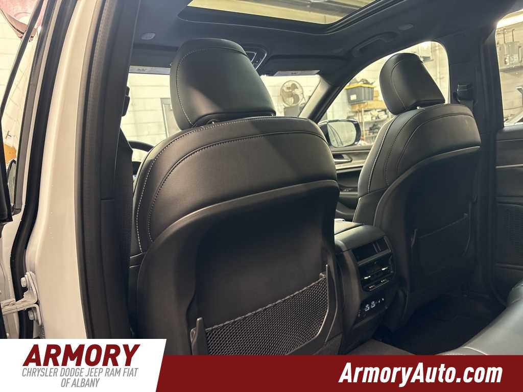 Thumbnail: 2025 Jeep Grand Cherokee - 25