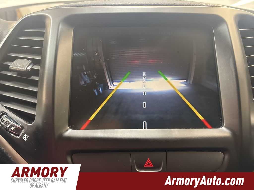 Thumbnail: 2017 Jeep Cherokee - 17