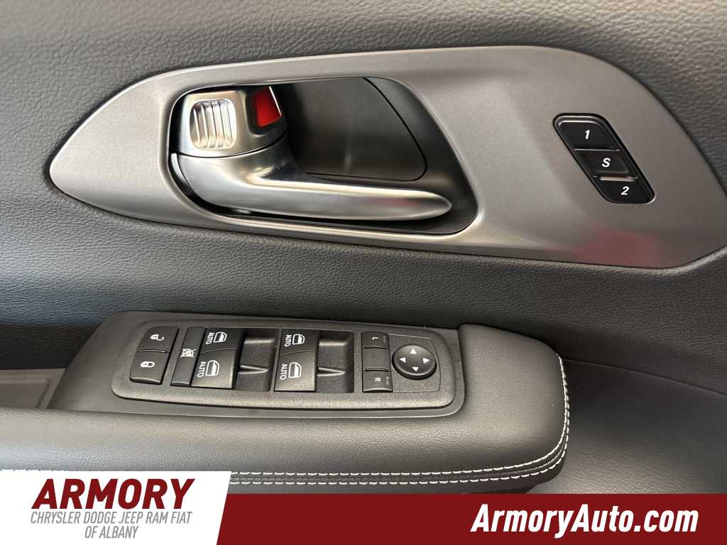 Thumbnail: 2026 Chrysler Pacifica - 8