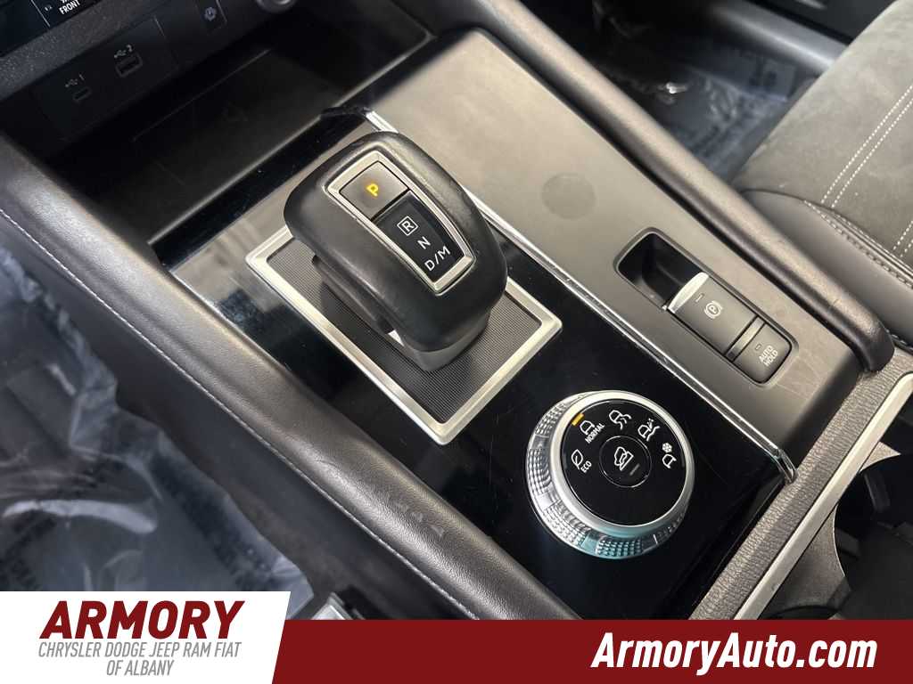 Thumbnail: 2024 Mitsubishi Outlander - 22