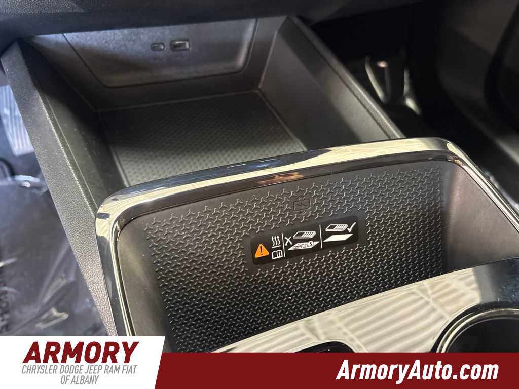 Thumbnail: 2025 Chevrolet Equinox - 21