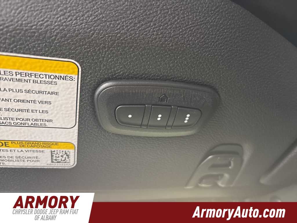 Thumbnail: 2025 Jeep Wrangler - 23