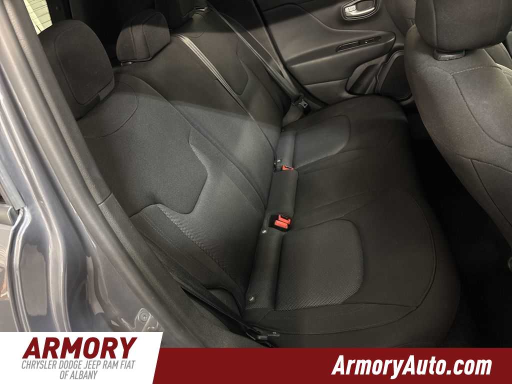 Thumbnail: 2023 Jeep Renegade - 30