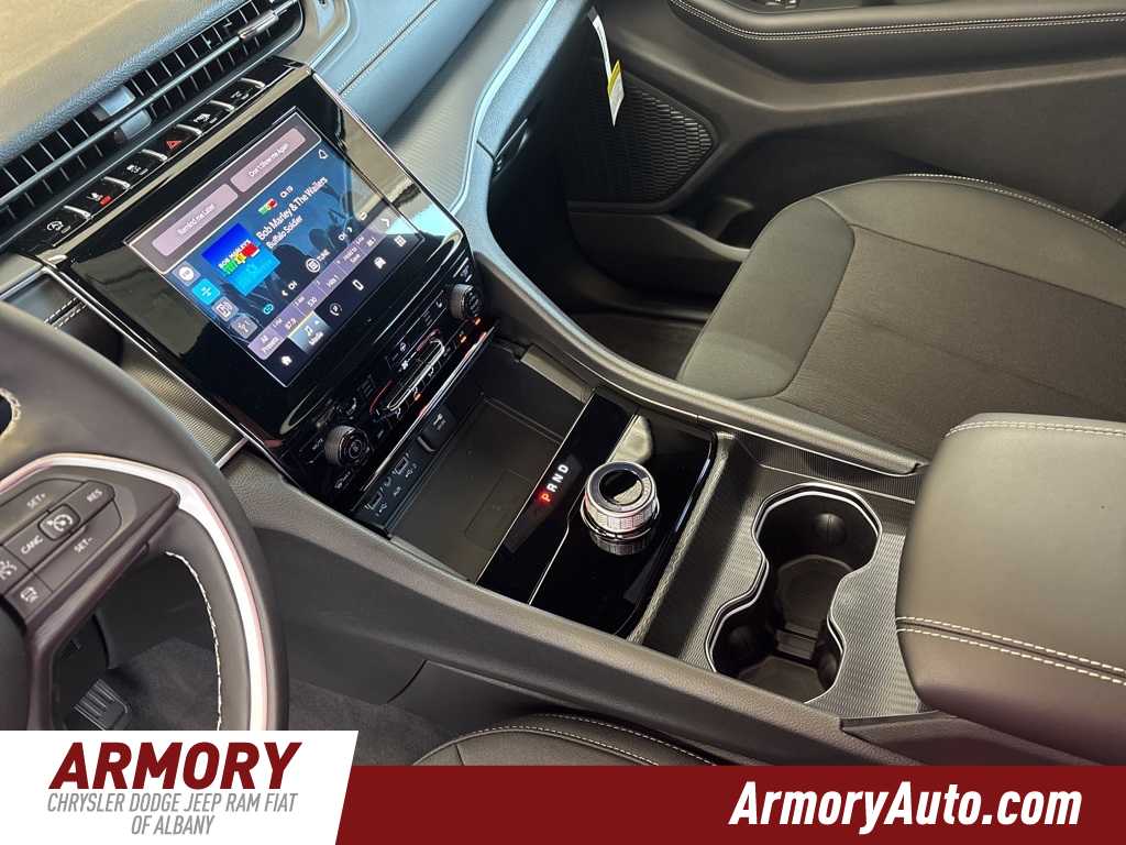 Thumbnail: 2025 Jeep Grand Cherokee L - 16