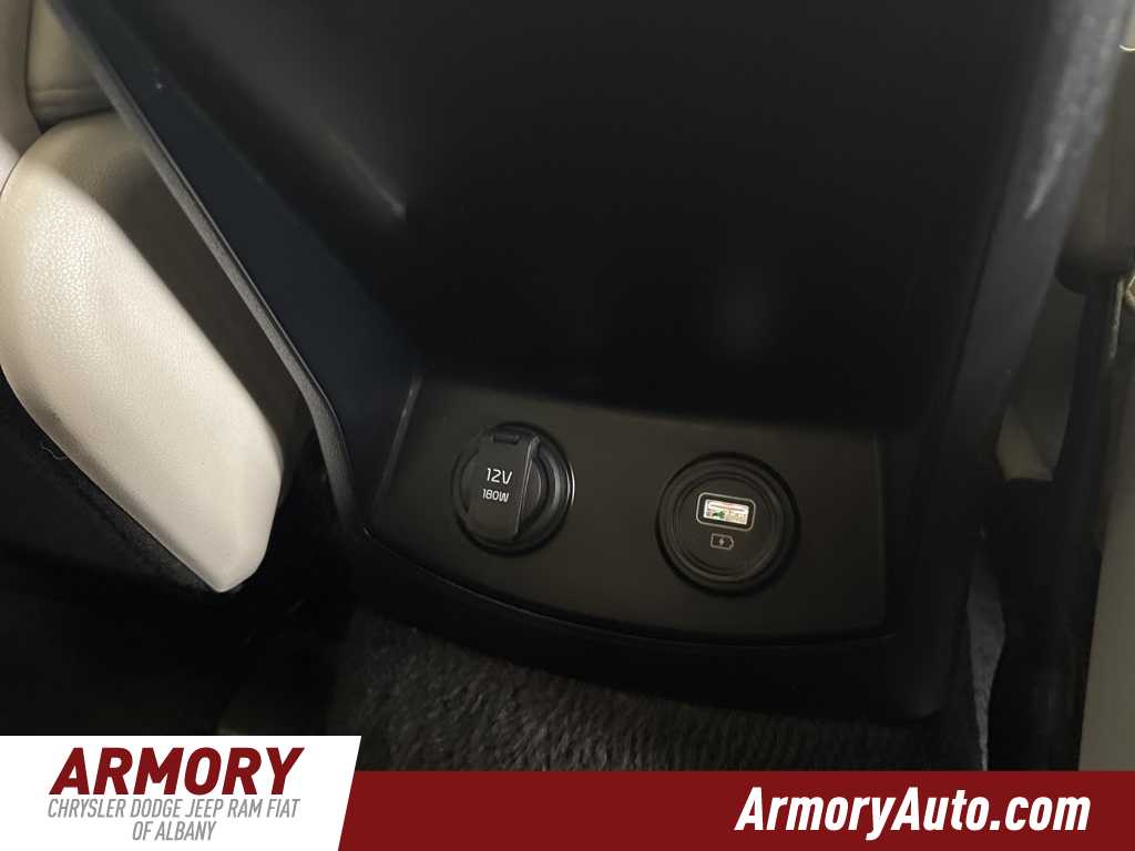 Thumbnail: 2022 Kia Sorento - 45