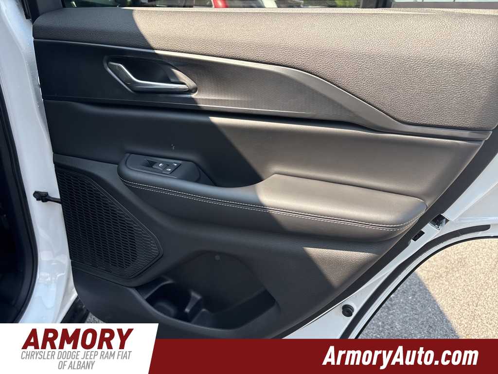 Thumbnail: 2025 Jeep Grand Cherokee - 14