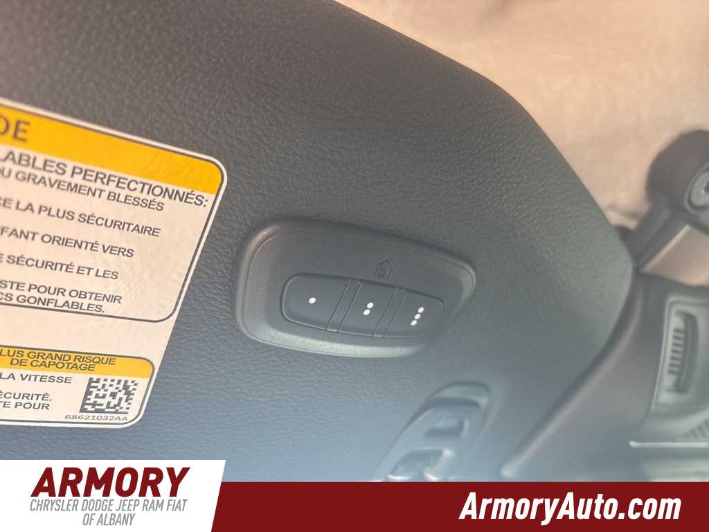 Thumbnail: 2025 Jeep Gladiator - 18