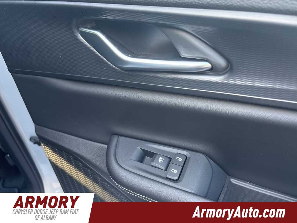 Thumbnail: 2025 Jeep Grand Cherokee - 19