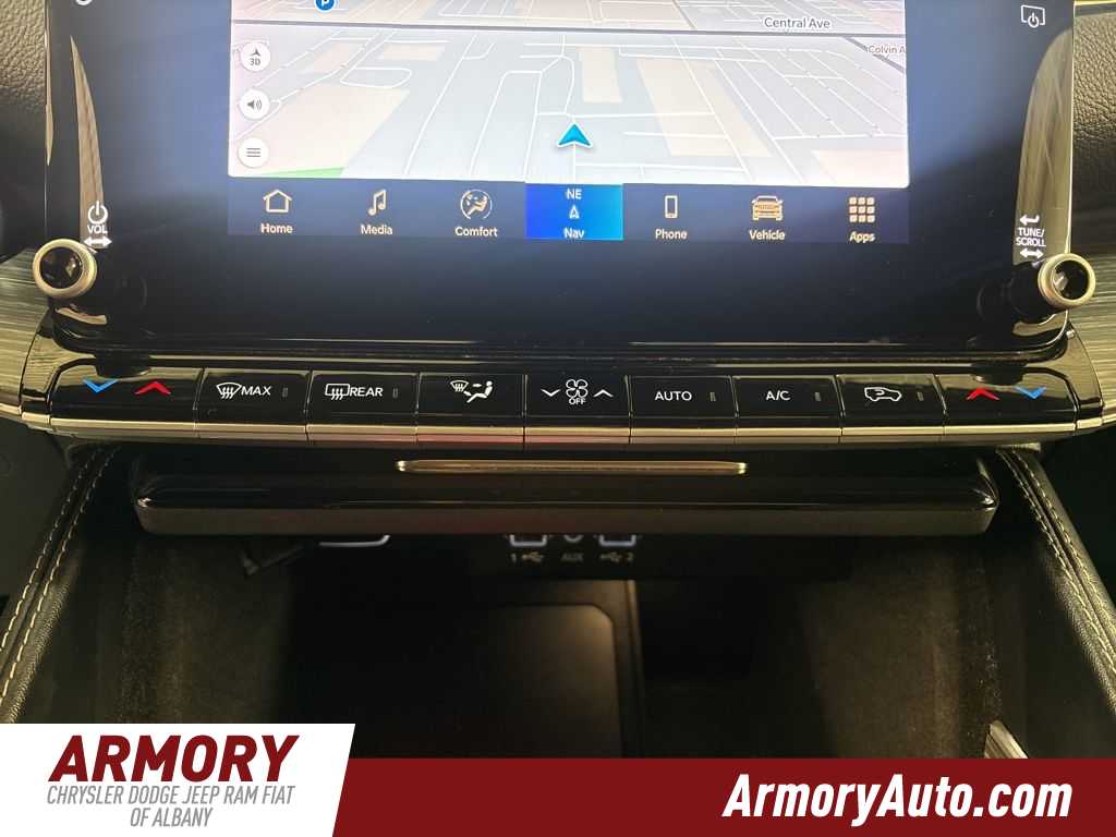 Thumbnail: 2024 Jeep Wagoneer - 22