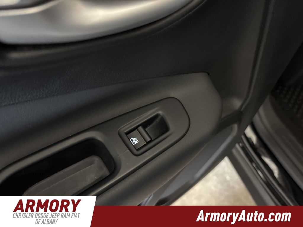 Thumbnail: 2023 Jeep Renegade - 27