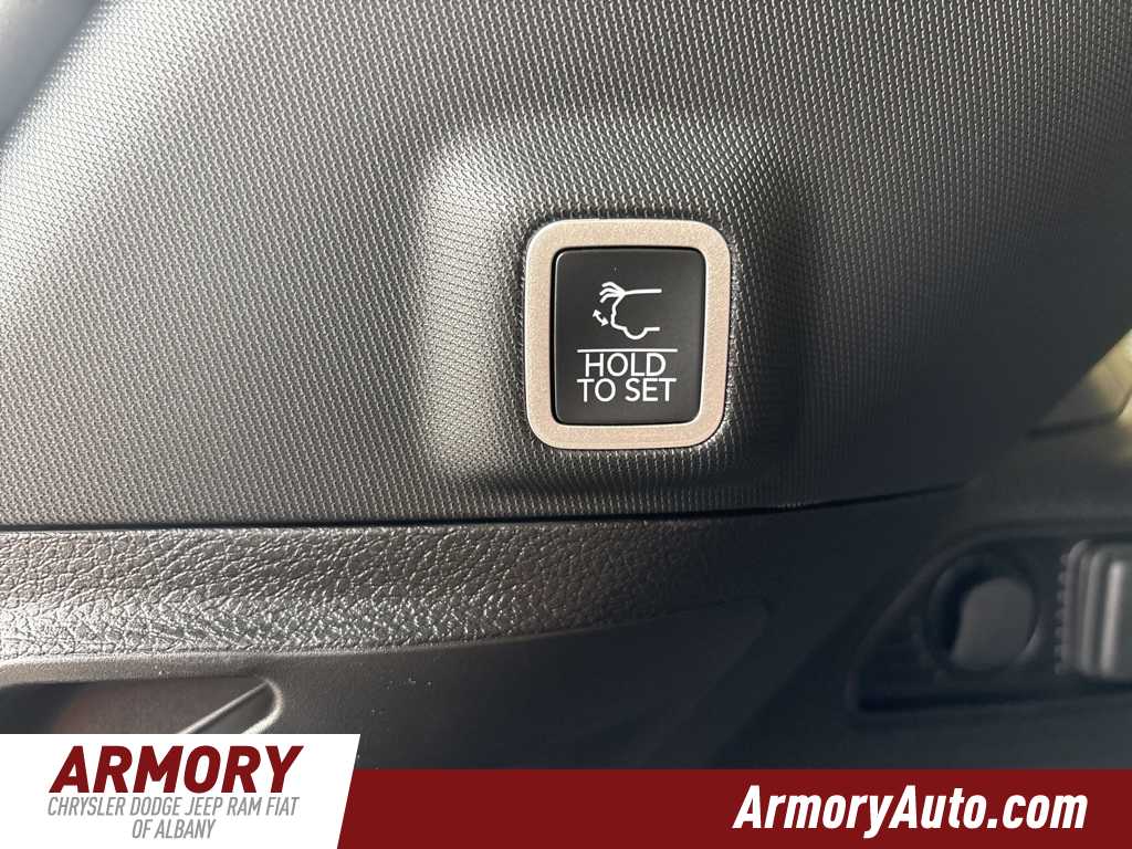 Thumbnail: 2025 Jeep Grand Cherokee - 24