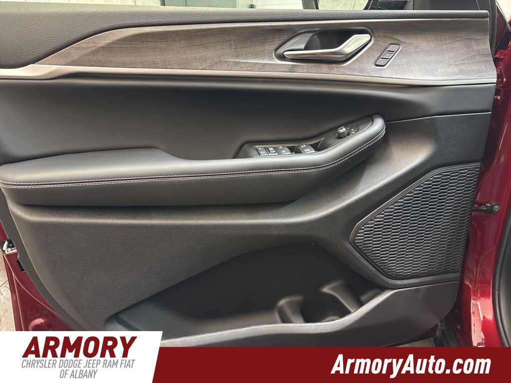 Thumbnail: 2025 Jeep Grand Cherokee L - 7