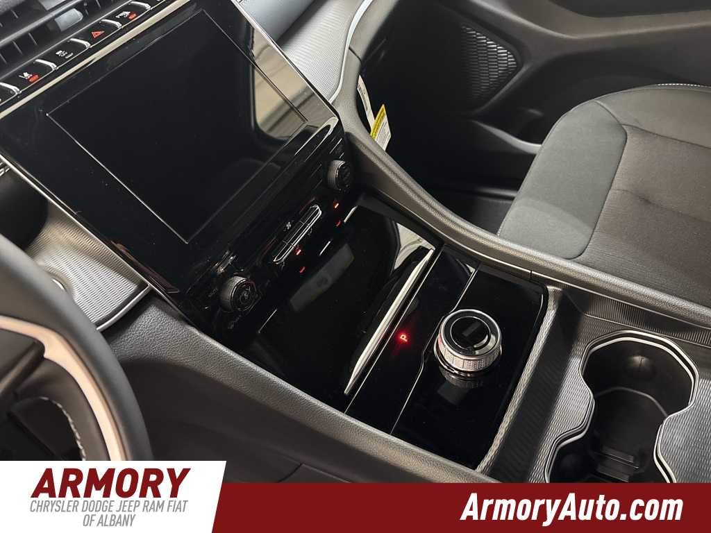 Thumbnail: 2025 Jeep Grand Cherokee - 16