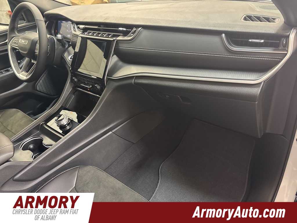 Thumbnail: 2025 Jeep Grand Cherokee L - 36