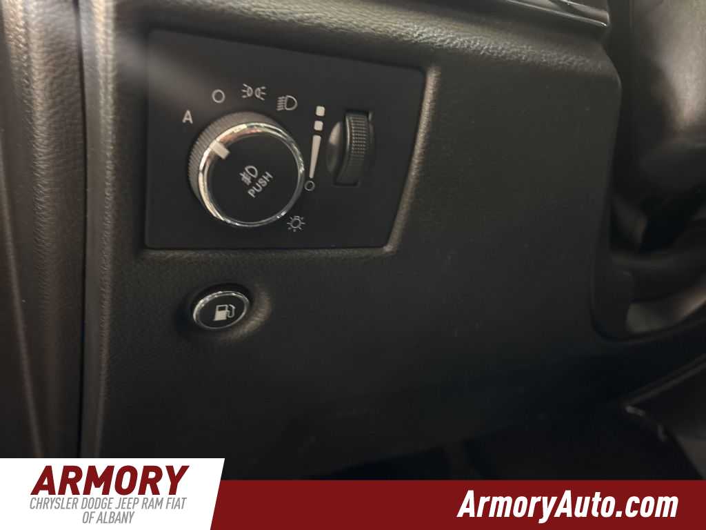 Thumbnail: 2021 Jeep Grand Cherokee - 11