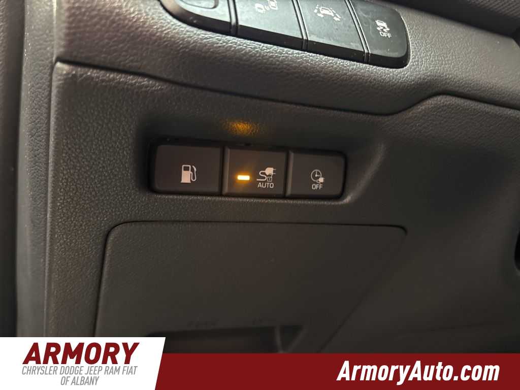 Thumbnail: 2019 Hyundai Ioniq - 11