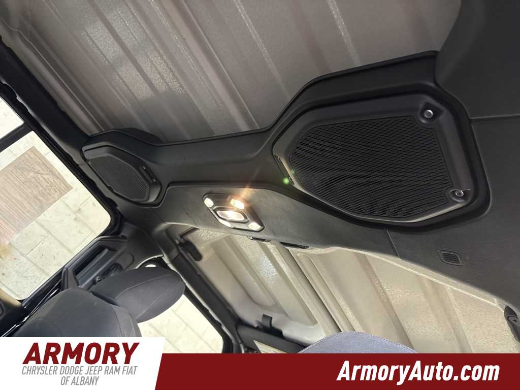 Thumbnail: 2022 Jeep Wrangler - 32