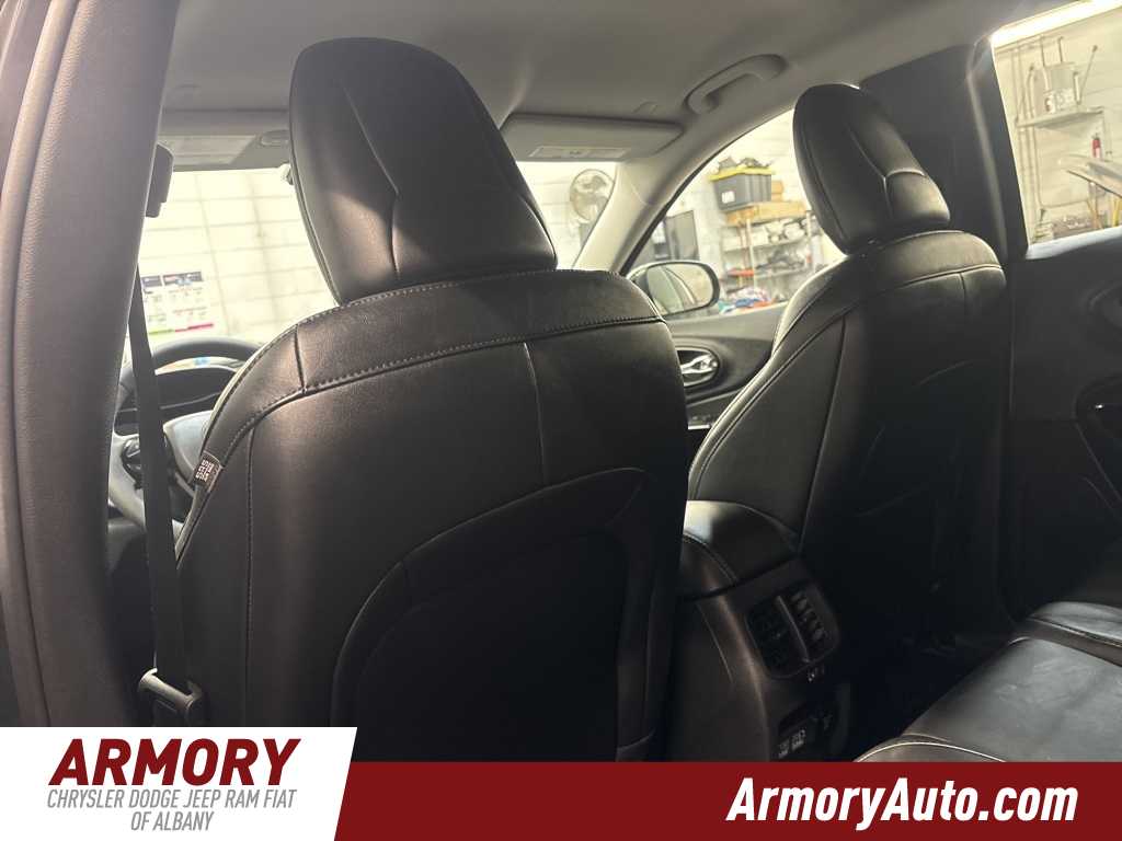 Thumbnail: 2023 Jeep Cherokee - 25