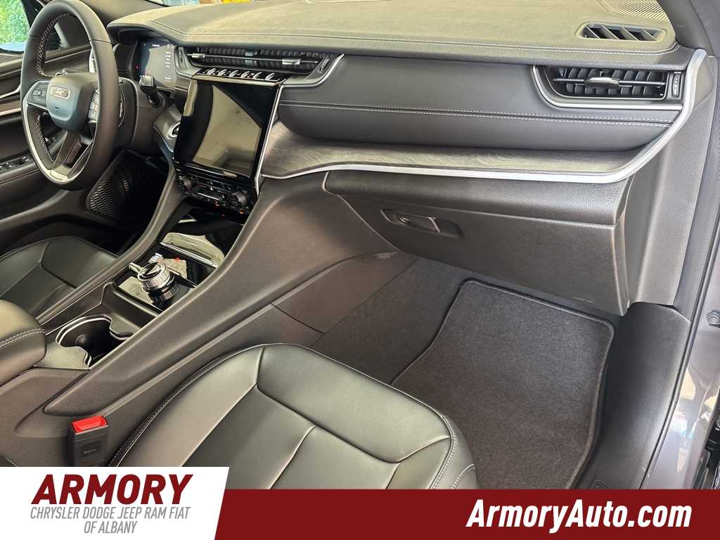 Thumbnail: 2025 Jeep Grand Cherokee - 37