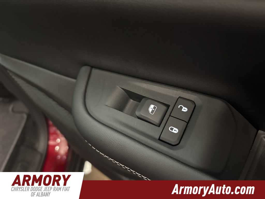 Thumbnail: 2025 Jeep Grand Cherokee - 35