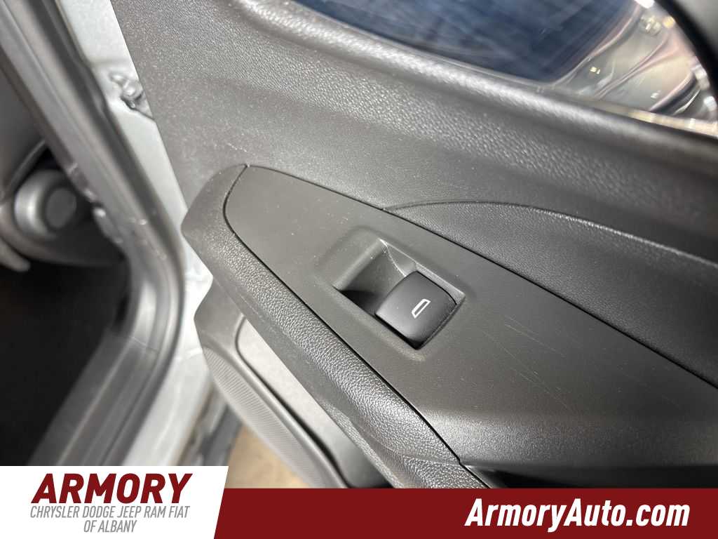 Thumbnail: 2025 Chevrolet Trax - 31