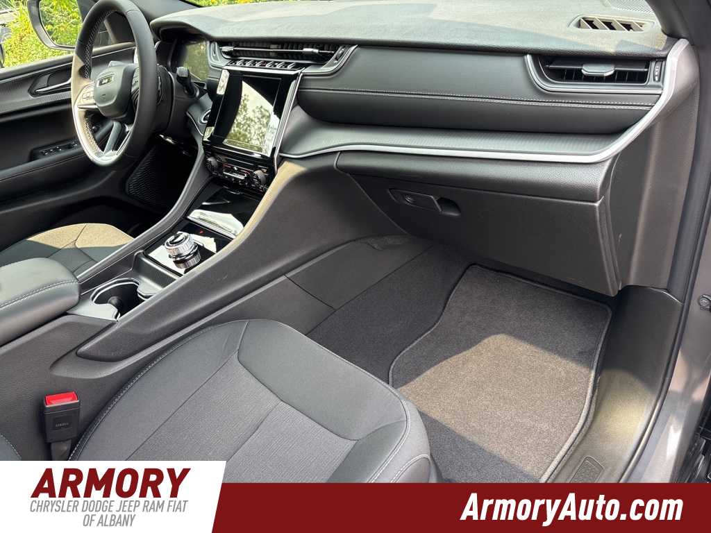 Thumbnail: 2025 Jeep Grand Cherokee - 35