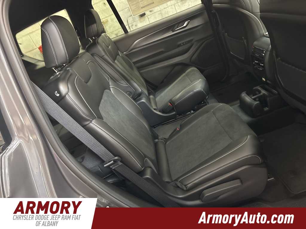 Thumbnail: 2025 Jeep Grand Cherokee L - 32