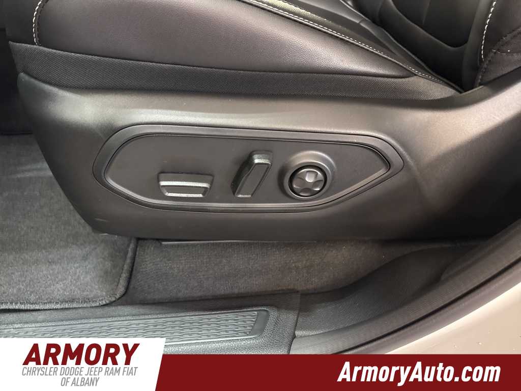 Thumbnail: 2025 Jeep Grand Cherokee - 11