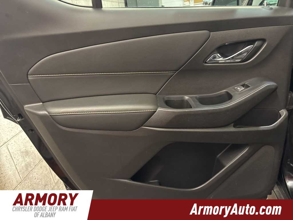 Thumbnail: 2021 Chevrolet Traverse - 25