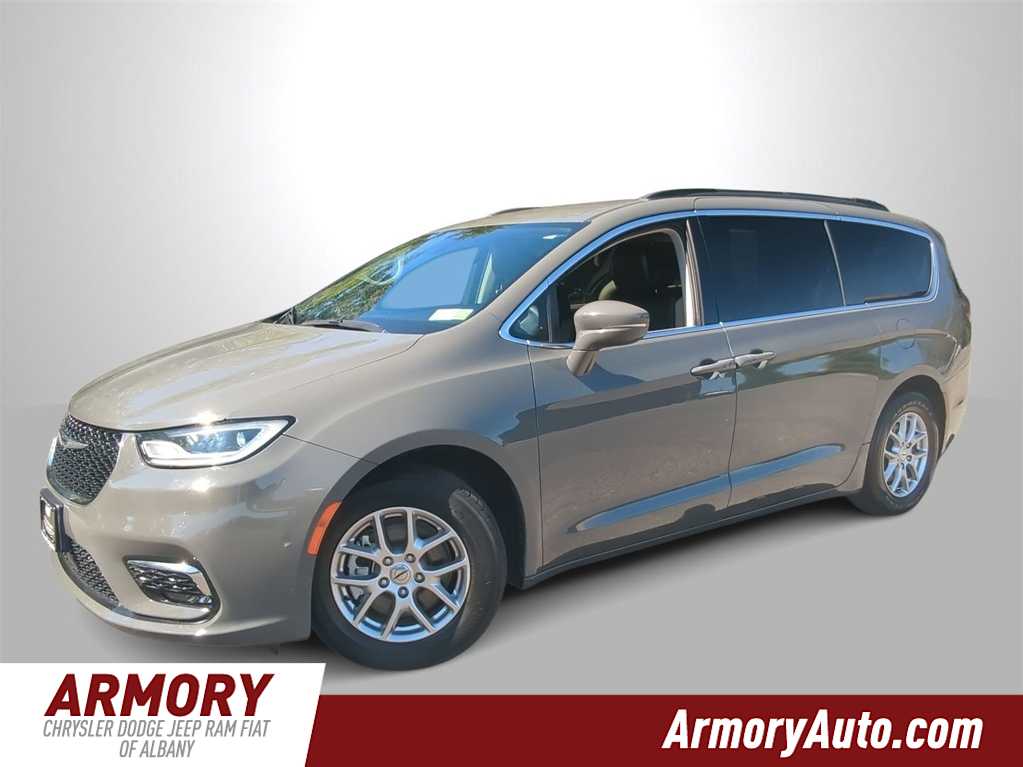 2022 Chrysler Pacifica Touring L -
                Albany, NY