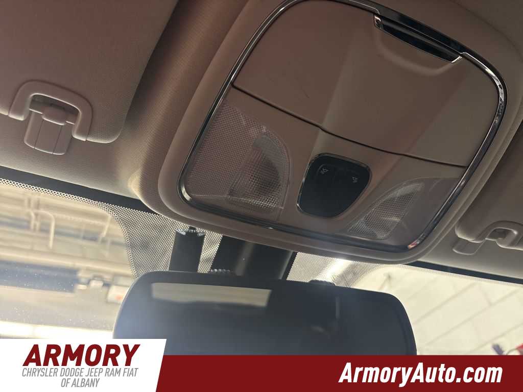 Thumbnail: 2017 Jeep Cherokee - 21