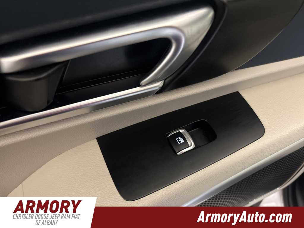 Thumbnail: 2023 Kia Telluride - 25