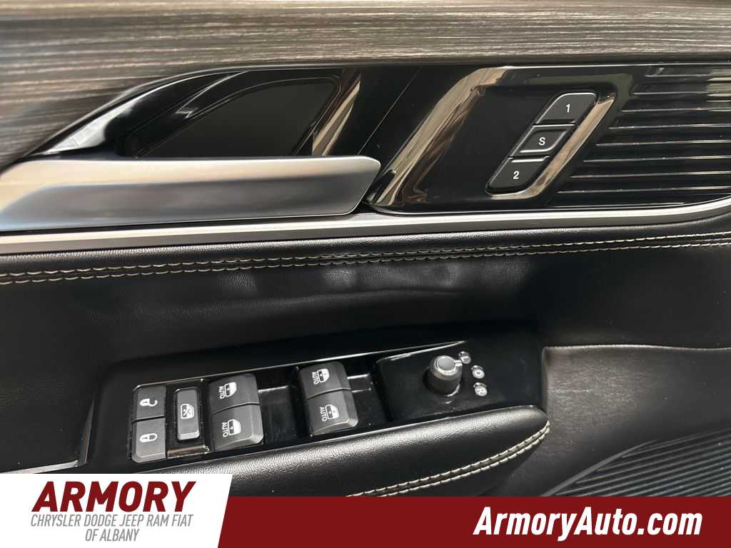 Thumbnail: 2024 Jeep Wagoneer - 8