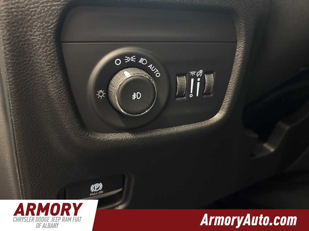 Thumbnail: 2025 Jeep Grand Cherokee - 10